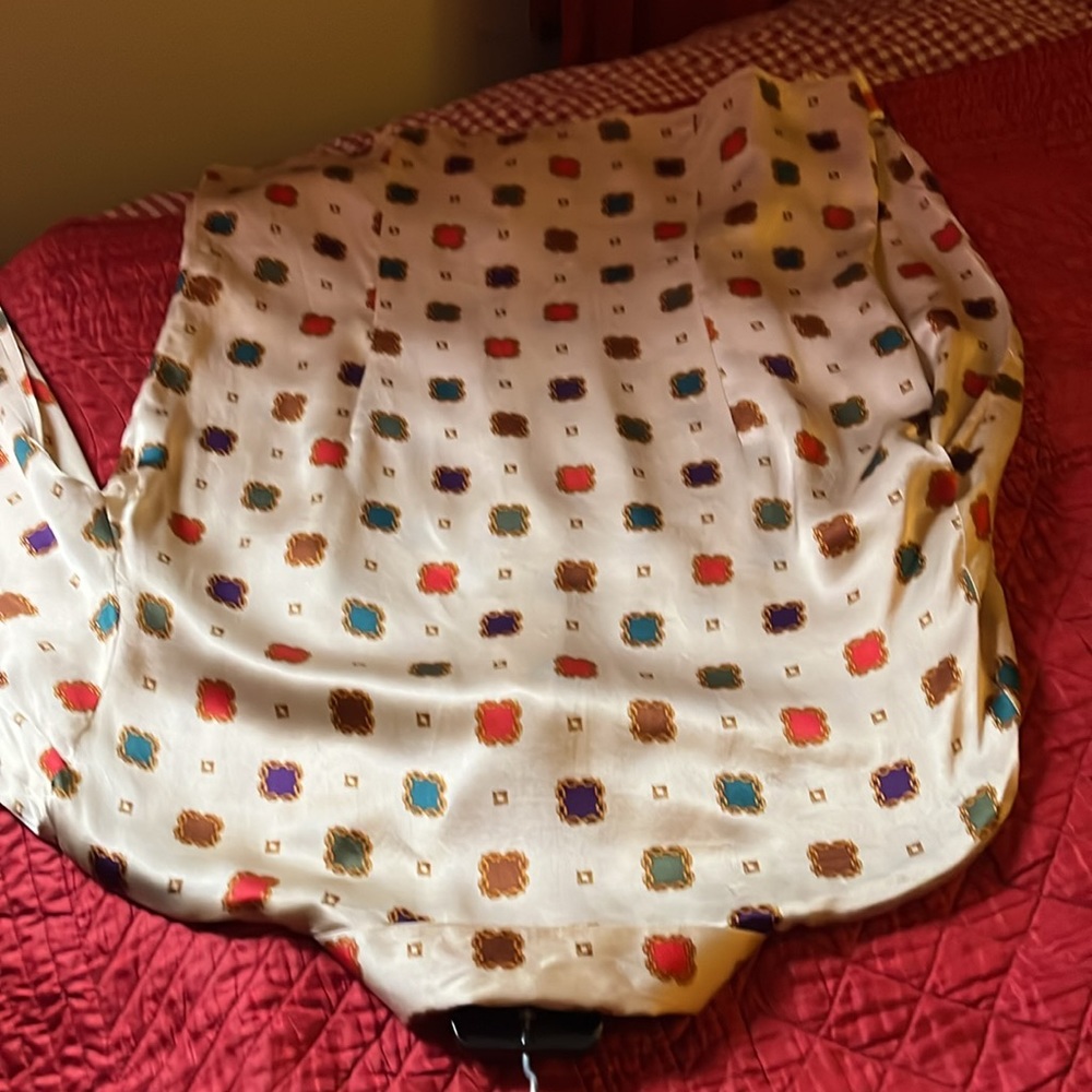100% silk button up blouse - Picture 4 of 8